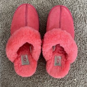 UGG women’s Disquette slippers Size 8